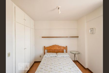 Quarto de kitnet/studio para alugar com 1 quarto, 55m² em Funcionários, Belo Horizonte