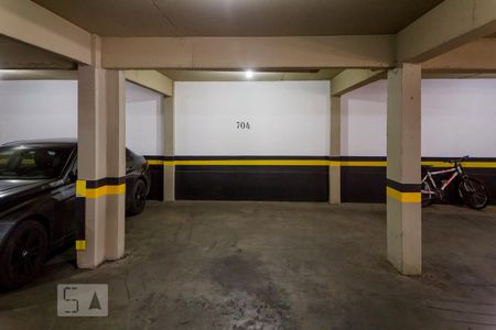 Garagem de kitnet/studio para alugar com 1 quarto, 55m² em Funcionários, Belo Horizonte