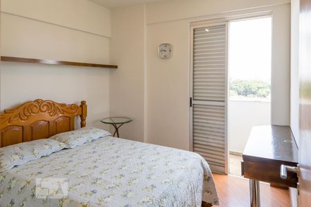 Quarto de kitnet/studio para alugar com 1 quarto, 55m² em Funcionários, Belo Horizonte