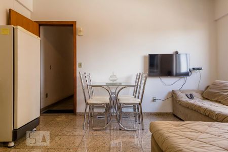 Sala/Cozinha de kitnet/studio para alugar com 1 quarto, 55m² em Funcionários, Belo Horizonte