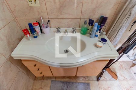 Casa à venda com 216m², 3 quartos e 4 vagasDetalhe Banheiro - Suíte