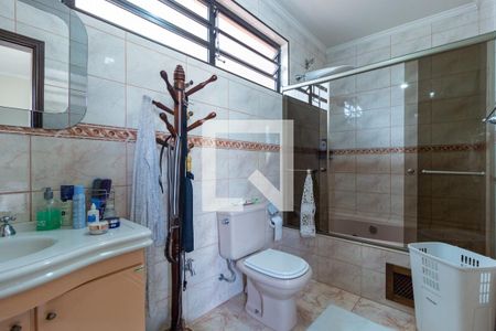 Casa à venda com 216m², 3 quartos e 4 vagasBanheiro - Suíte