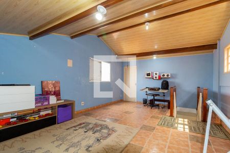 Casa à venda com 216m², 3 quartos e 4 vagasSótão