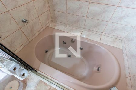 Casa à venda com 216m², 3 quartos e 4 vagasDetalhe Banheiro - Suíte