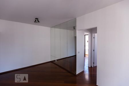 Sala de apartamento para alugar com 2 quartos, 70m² em Liberdade, São Paulo