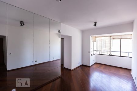 Sala de apartamento para alugar com 2 quartos, 70m² em Liberdade, São Paulo