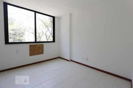 Quarto 1  de apartamento para alugar com 3 quartos, 84m² em Pechincha, Rio de Janeiro