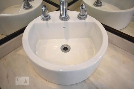 Detalhe do Banheiro de apartamento para alugar com 2 quartos, 103m² em Vila Suzana, São Paulo