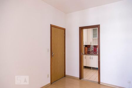 Sala de apartamento para alugar com 2 quartos, 45m² em Nova Suíssa, Belo Horizonte