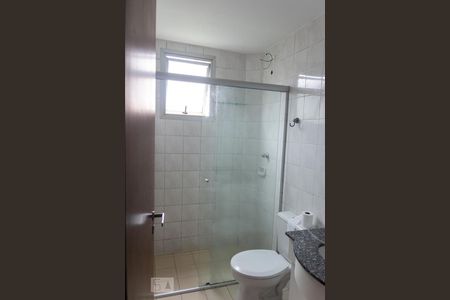 Banheiro de apartamento para alugar com 2 quartos, 70m² em Centro, Diadema