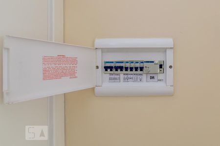 Sala - Quadro de luz de apartamento para alugar com 2 quartos, 47m² em Irajá, Rio de Janeiro