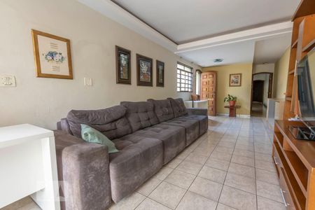 Casa à venda com 250m², 4 quartos e 2 vagasSala