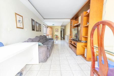 Casa à venda com 250m², 4 quartos e 2 vagasSala
