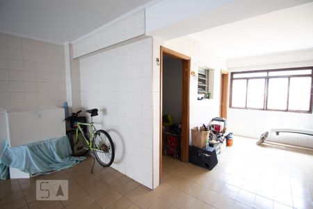 Casa à venda com 272m², 3 quartos e 5 vagas Casa à venda com 272m², 3 quartos e 5 vagasGaragem