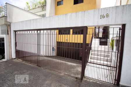 Casa à venda com 272m², 3 quartos e 5 vagas Casa à venda com 272m², 3 quartos e 5 vagasFachada