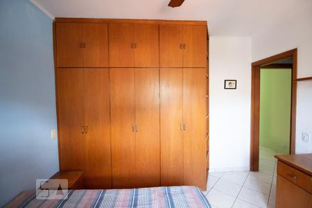 Casa à venda com 272m², 3 quartos e 5 vagas Casa à venda com 272m², 3 quartos e 5 vagasQuarto