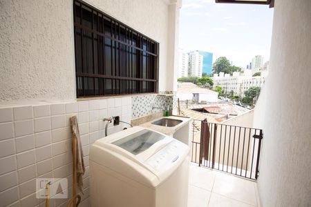 Casa à venda com 272m², 3 quartos e 5 vagas Casa à venda com 272m², 3 quartos e 5 vagasLavanderia