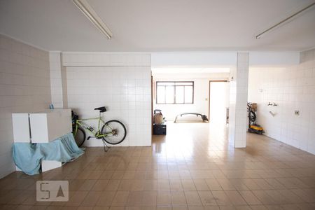 Casa à venda com 272m², 3 quartos e 5 vagas Casa à venda com 272m², 3 quartos e 5 vagasGaragem