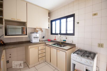 Casa à venda com 272m², 3 quartos e 5 vagas Casa à venda com 272m², 3 quartos e 5 vagasCozinha