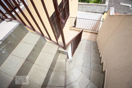 Casa à venda com 272m², 3 quartos e 5 vagas Casa à venda com 272m², 3 quartos e 5 vagasEscada 2 andar