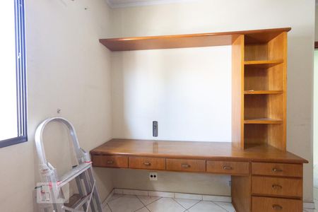 Casa à venda com 272m², 3 quartos e 5 vagas Casa à venda com 272m², 3 quartos e 5 vagasQuarto