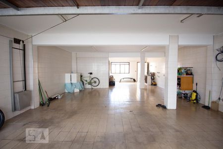 Casa à venda com 272m², 3 quartos e 5 vagas Casa à venda com 272m², 3 quartos e 5 vagasGaragem