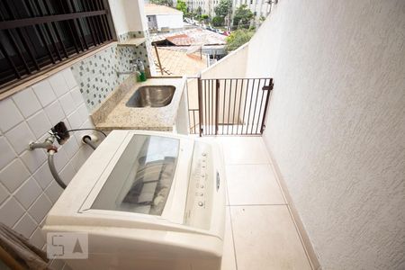 Casa à venda com 272m², 3 quartos e 5 vagas Casa à venda com 272m², 3 quartos e 5 vagasLavanderia