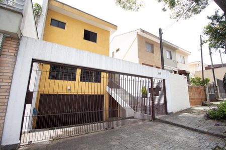 Casa à venda com 272m², 3 quartos e 5 vagas Casa à venda com 272m², 3 quartos e 5 vagasFachada