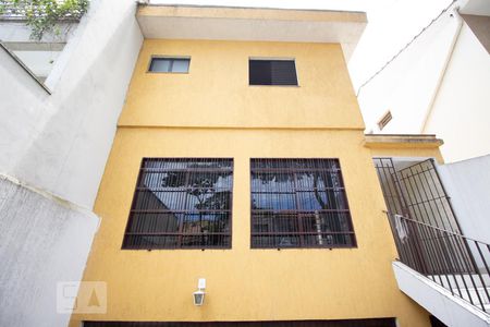 Casa à venda com 272m², 3 quartos e 5 vagas Casa à venda com 272m², 3 quartos e 5 vagasFachada