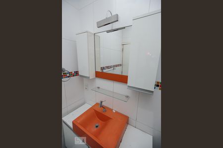 Casa de condomínio para alugar com 65m², 2 quartos e sem vaga Casa de condomínio para alugar com 65m², 2 quartos e sem vagaBanheiro