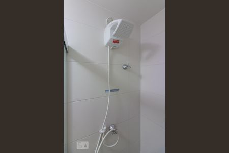 Banheiro de kitnet/studio para alugar com 1 quarto, 26m² em Centro, São Paulo