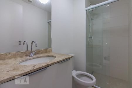 Banheiro de kitnet/studio para alugar com 1 quarto, 26m² em Centro, São Paulo