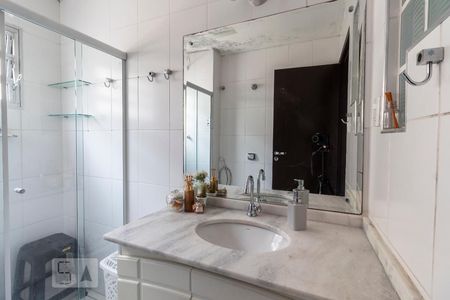 Apartamento para alugar com 68m², 2 quartos e sem vagaBanheiro