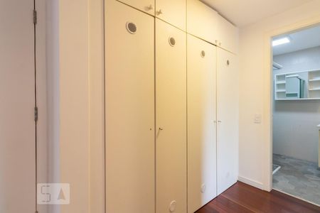 Armários Corredor de apartamento à venda com 1 quarto, 55m² em Vila Olímpia, São Paulo
