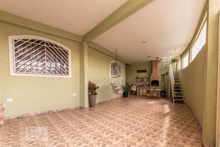 Casa à venda com 180m², 2 quartos e 3 vagas Casa à venda com 180m², 2 quartos e 3 vagasGaragem