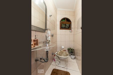 Casa à venda com 180m², 2 quartos e 3 vagas Casa à venda com 180m², 2 quartos e 3 vagasLavabo