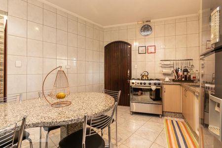 Casa à venda com 180m², 2 quartos e 3 vagas Casa à venda com 180m², 2 quartos e 3 vagasCozinha