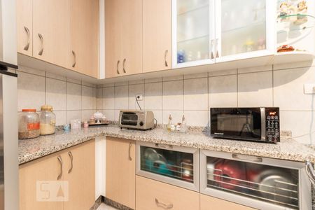 Casa à venda com 180m², 2 quartos e 3 vagas Casa à venda com 180m², 2 quartos e 3 vagasCozinha