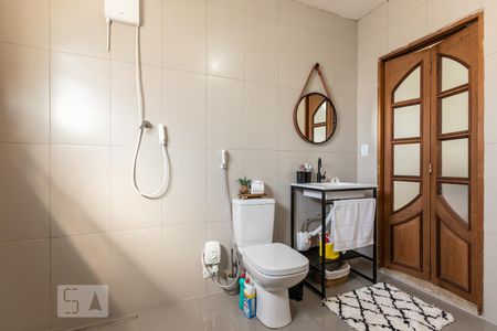 Casa à venda com 180m², 2 quartos e 3 vagas Casa à venda com 180m², 2 quartos e 3 vagasBanheiro suíte