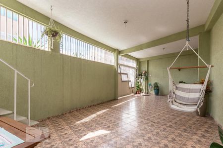 Casa à venda com 180m², 2 quartos e 3 vagas Casa à venda com 180m², 2 quartos e 3 vagasGaragem
