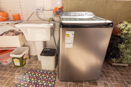 Casa à venda com 180m², 2 quartos e 3 vagas Casa à venda com 180m², 2 quartos e 3 vagasÁrea de serviço