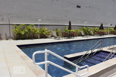 Apartamento para alugar com 70m², 2 quartos e 2 vagasÁrea comum - Piscina
