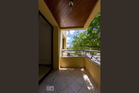 Sacada de apartamento à venda com 2 quartos, 70m² em Partenon, Porto Alegre
