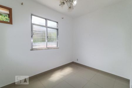 Quarto 1 de apartamento para alugar com 2 quartos, 45m² em Freguesia de Jacarepaguá, Rio de Janeiro