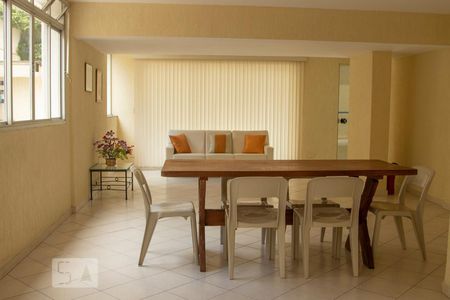 Apartamento para alugar com 83m², 2 quartos e 1 vagaÁrea Comum - Salão de Festas