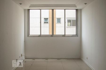 Apartamento para alugar com 83m², 2 quartos e 1 vagaSala