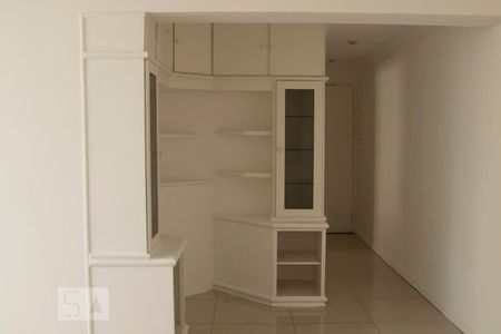 Apartamento para alugar com 83m², 2 quartos e 1 vagaSala