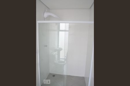 Banheiro de kitnet/studio para alugar com 1 quarto, 23m² em Ipiranga, São Paulo