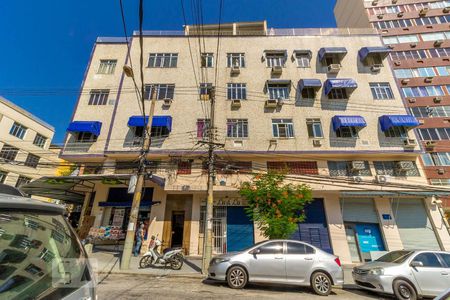 Apartamento à venda com 70m², 2 quartos e 1 vaga Apartamento à venda com 70m², 2 quartos e 1 vagaFachada