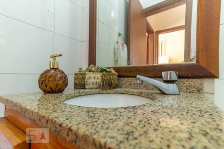 Apartamento à venda com 70m², 2 quartos e 1 vaga Apartamento à venda com 70m², 2 quartos e 1 vagaBanheiro Social